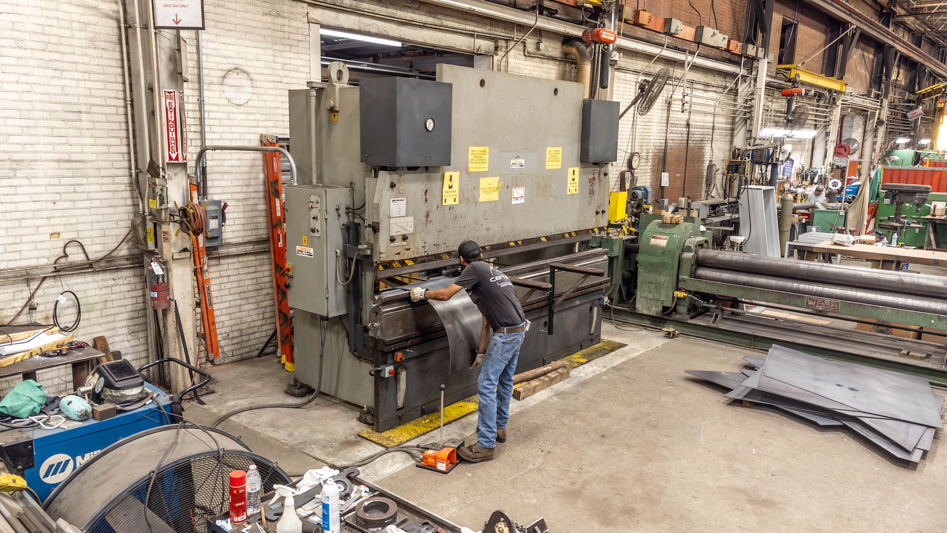 metal-fabrication-equipment-10